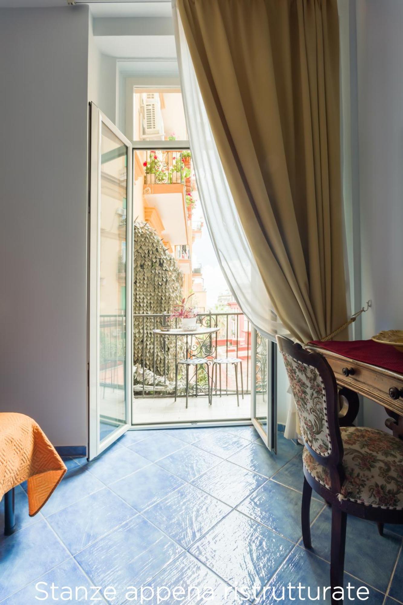 B&B Le Stanze Dei Mille Naples Extérieur photo